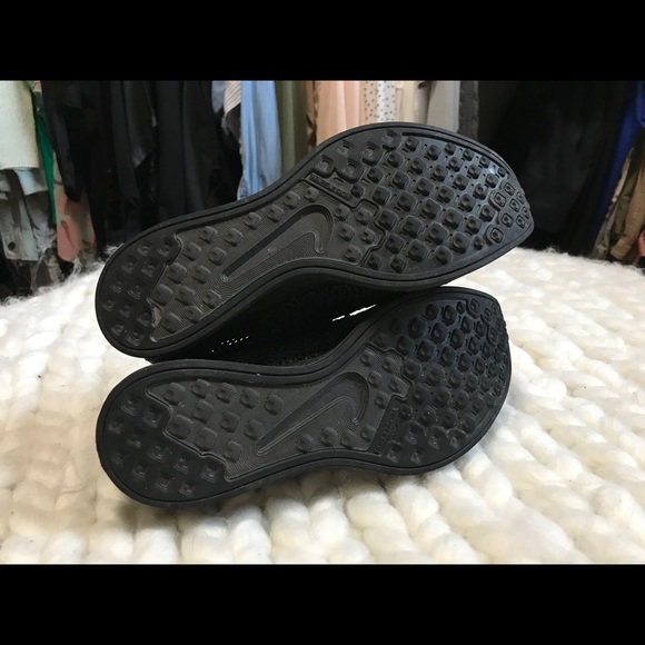 Nike Flyknit runners - Picture 4 of 6